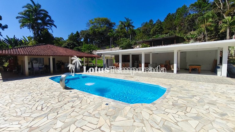 Chácara com piscina aquecida e eventos LT0095