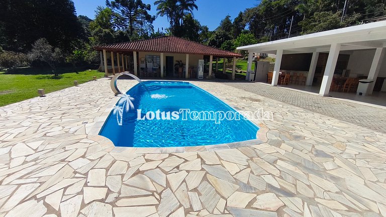 Chácara com piscina aquecida e eventos LT0095