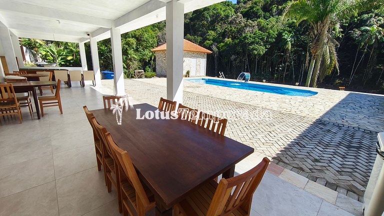 Chácara com piscina aquecida e eventos LT0095