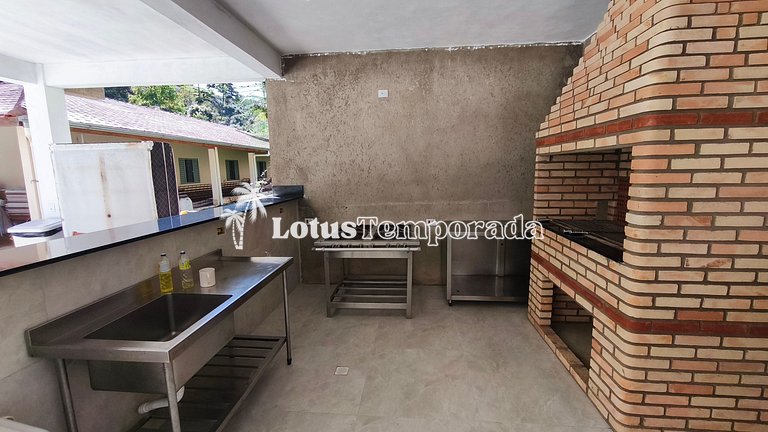 Chácara com piscina aquecida e eventos LT0095