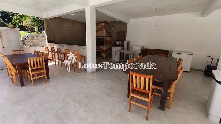 Chácara com piscina aquecida e eventos LT0095