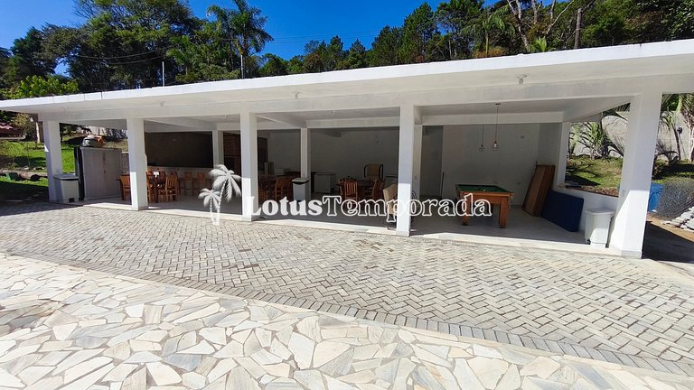 Chácara com piscina aquecida e eventos LT0095