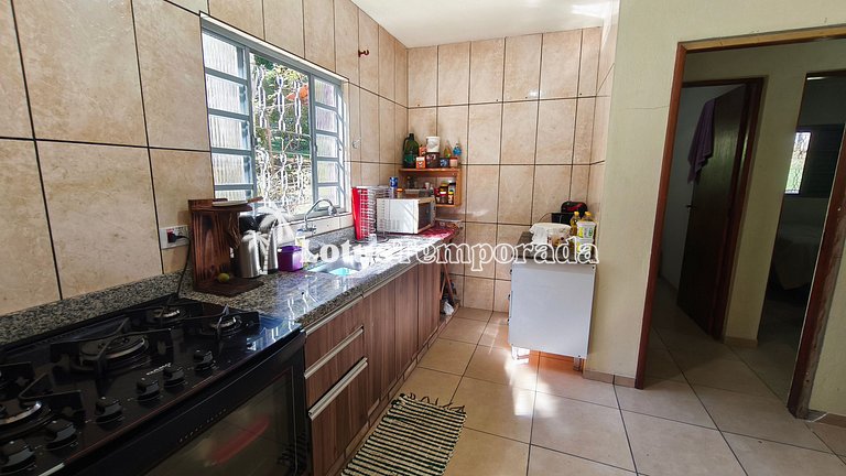 Chácara com piscina aquecida e eventos LT0095