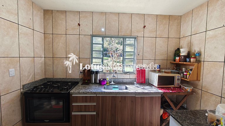 Chácara com piscina aquecida e eventos LT0095