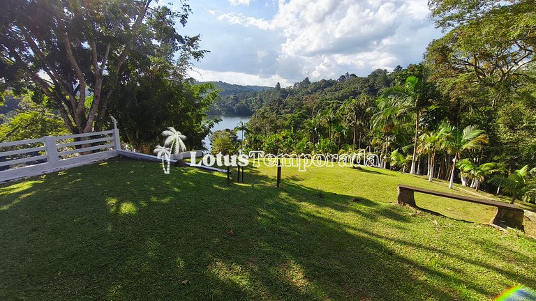 Chácara na represa com piscina e lazer LT0096