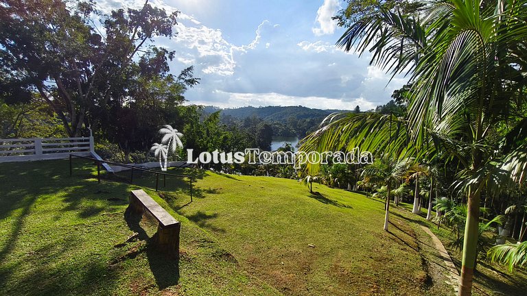 Chácara na represa com piscina e lazer LT0096