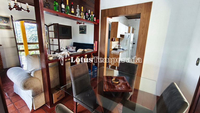 Chácara na represa com piscina e lazer LT0096