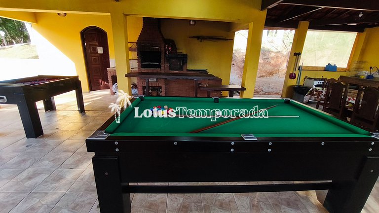 Chácara na represa com piscina e lazer LT0096