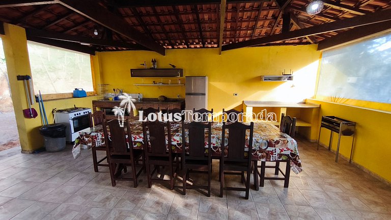 Chácara na represa com piscina e lazer LT0096