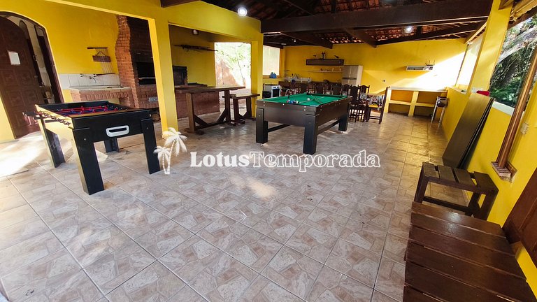 Chácara na represa com piscina e lazer LT0096
