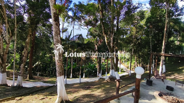 Chácara na represa com piscina e lazer LT0096