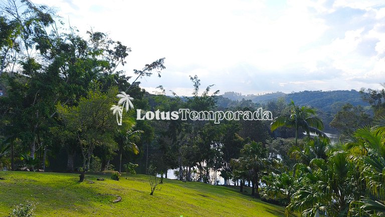Chácara na represa com piscina e lazer LT0096