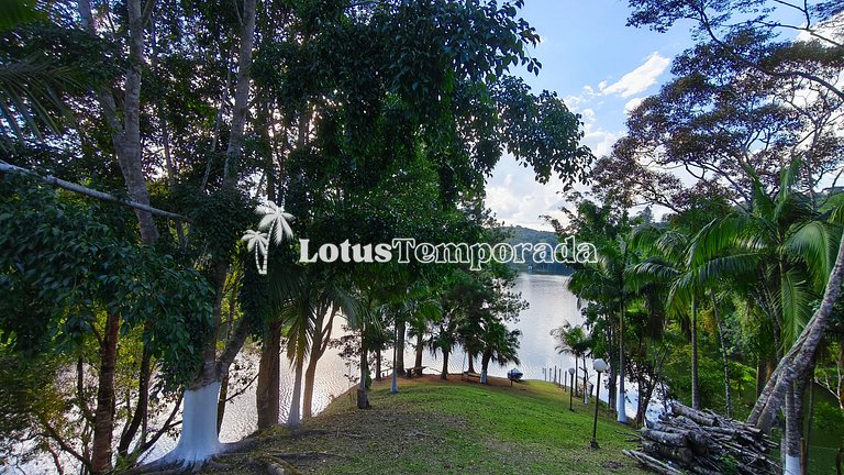 Chácara na represa com piscina e lazer LT0096