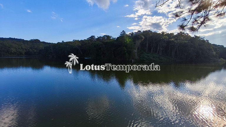 Chácara na represa com piscina e lazer LT0096