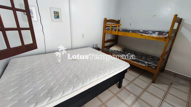 Chácara com lagos, piscina e 6 quartos LT0097