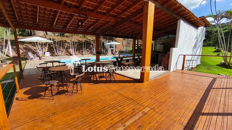Chácara com lagos, piscina e 6 quartos LT0097