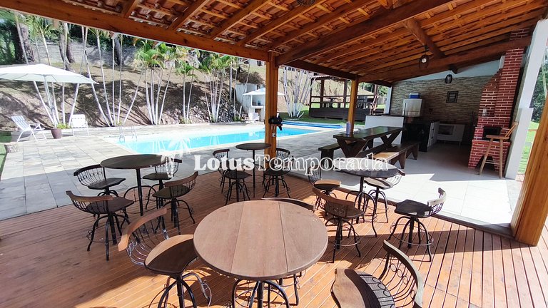 Chácara com lagos, piscina e 6 quartos LT0097