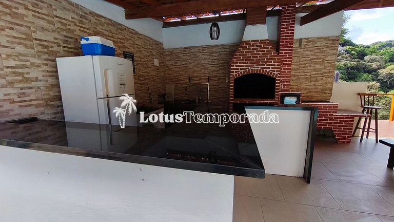 Chácara com lagos, piscina e 6 quartos LT0097