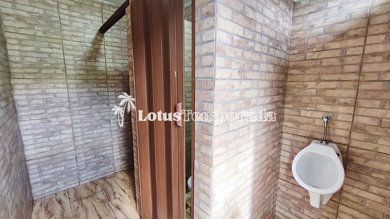 Chácara com lagos, piscina e 6 quartos LT0097