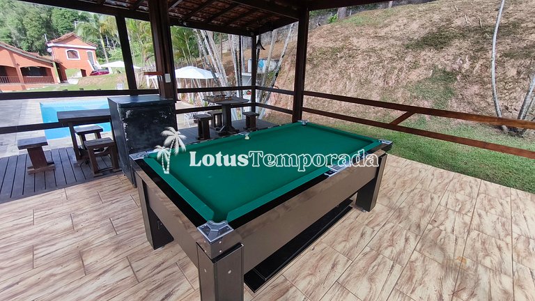 Chácara com lagos, piscina e 6 quartos LT0097