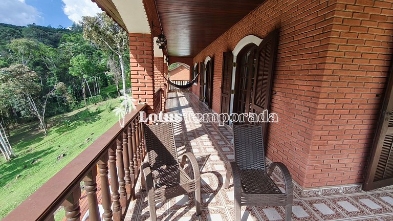 Chácara com lagos, piscina e 6 quartos LT0097