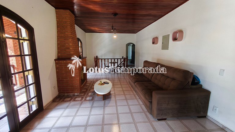 Chácara com lagos, piscina e 6 quartos LT0097