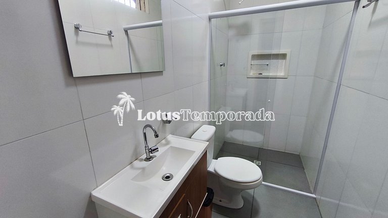 Chácara com lagos, piscina e 6 quartos LT0097