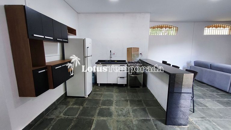 Chácara com lagos, piscina e 6 quartos LT0097