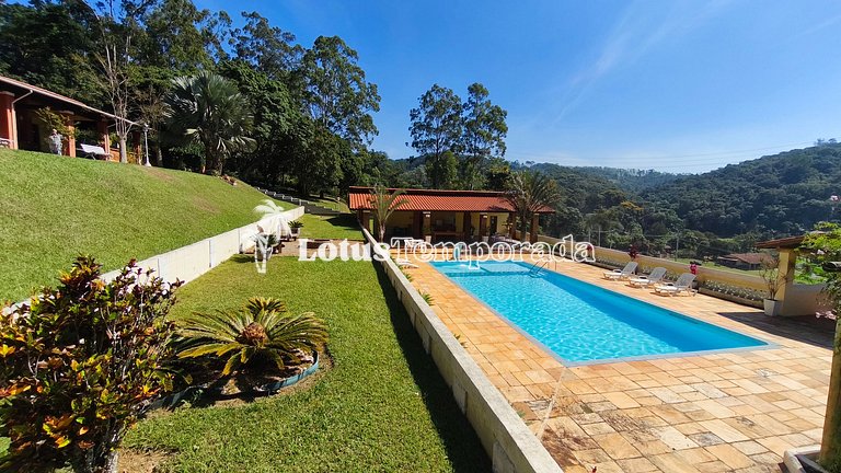 Sítio em São Roque com 7 Dorm, piscina e conforto LT0082