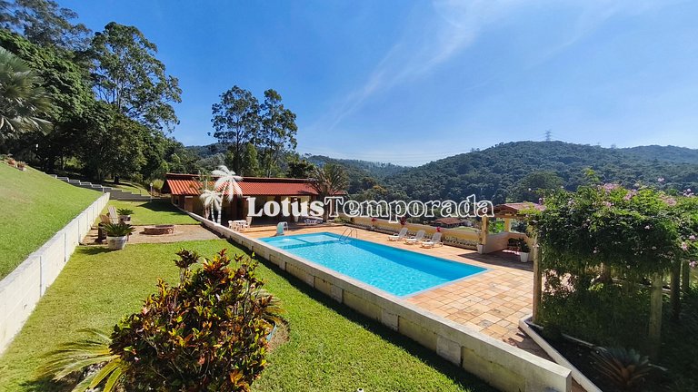 Sítio em São Roque com 7 Dorm, piscina e conforto LT0082
