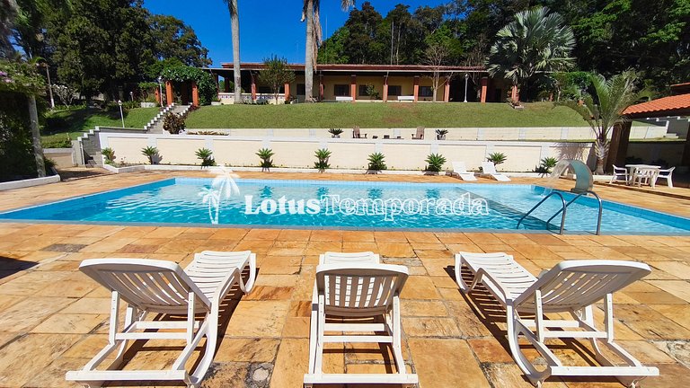 Sítio em São Roque com 7 Dorm, piscina e conforto LT0082
