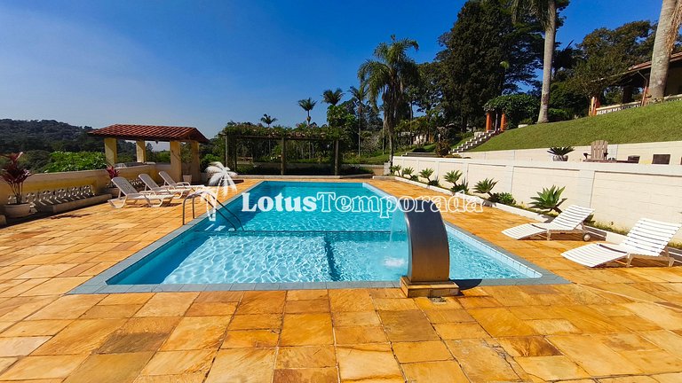 Sítio em São Roque com 7 Dorm, piscina e conforto LT0082