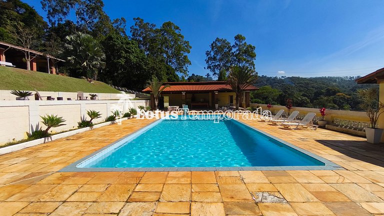 Sítio em São Roque com 7 Dorm, piscina e conforto LT0082