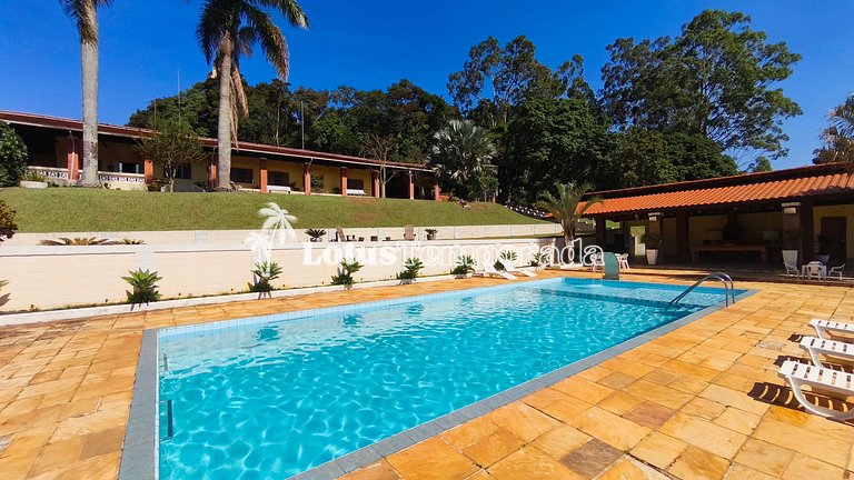 Sítio em São Roque com 7 Dorm, piscina e conforto LT0082