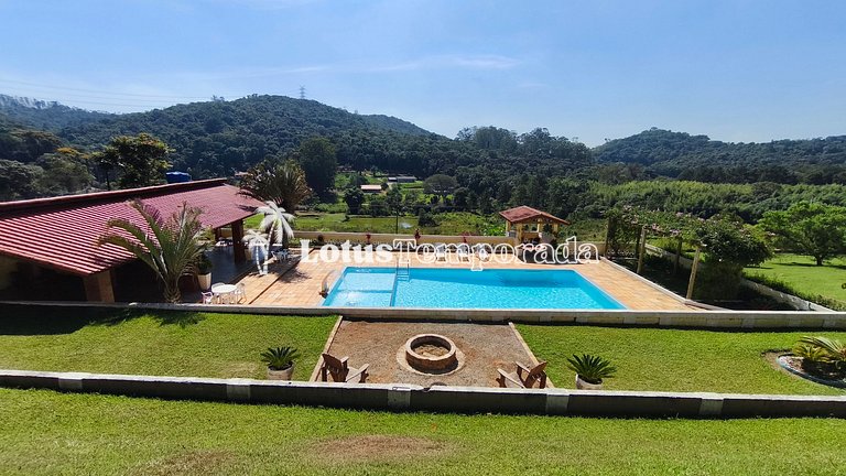 Sítio em São Roque com 7 Dorm, piscina e conforto LT0082