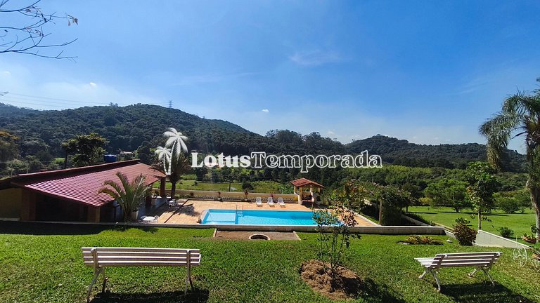 Sítio em São Roque com 7 Dorm, piscina e conforto LT0082