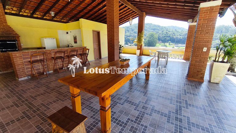 Sítio em São Roque com 7 Dorm, piscina e conforto LT0082