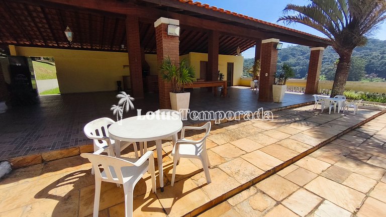 Sítio em São Roque com 7 Dorm, piscina e conforto LT0082