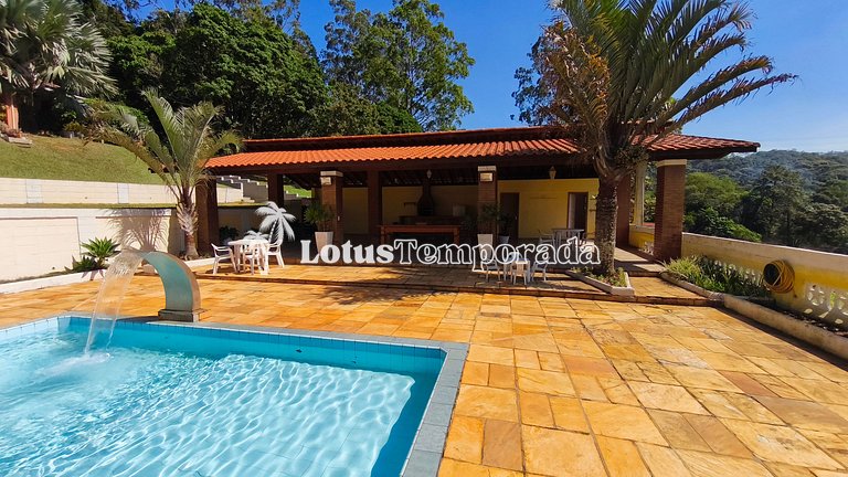 Sítio em São Roque com 7 Dorm, piscina e conforto LT0082