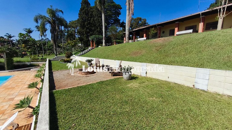 Sítio em São Roque com 7 Dorm, piscina e conforto LT0082