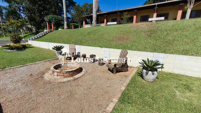 Sítio em São Roque com 7 Dorm, piscina e conforto LT0082