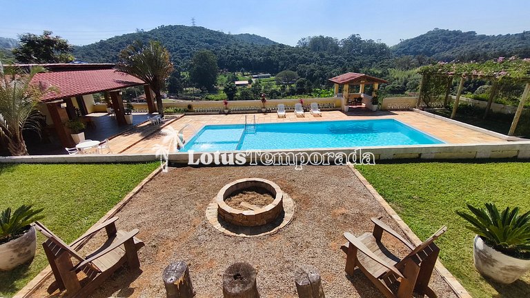 Sítio em São Roque com 7 Dorm, piscina e conforto LT0082