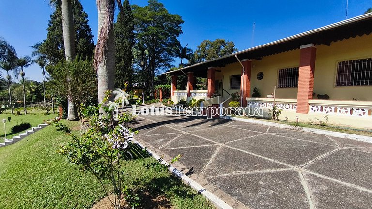 Sítio em São Roque com 7 Dorm, piscina e conforto LT0082