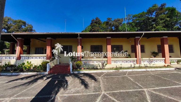 Sítio em São Roque com 7 Dorm, piscina e conforto LT0082