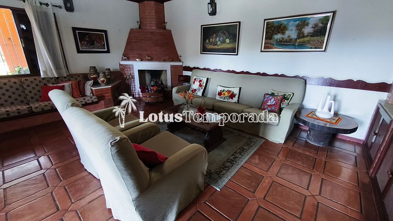 Sítio em São Roque com 7 Dorm, piscina e conforto LT0082