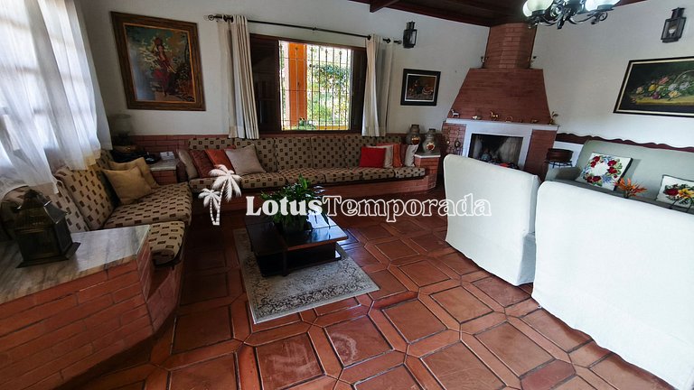 Sítio em São Roque com 7 Dorm, piscina e conforto LT0082