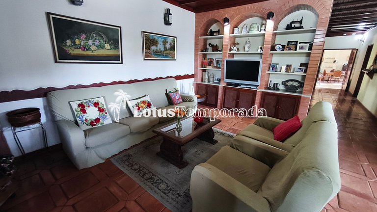 Sítio em São Roque com 7 Dorm, piscina e conforto LT0082
