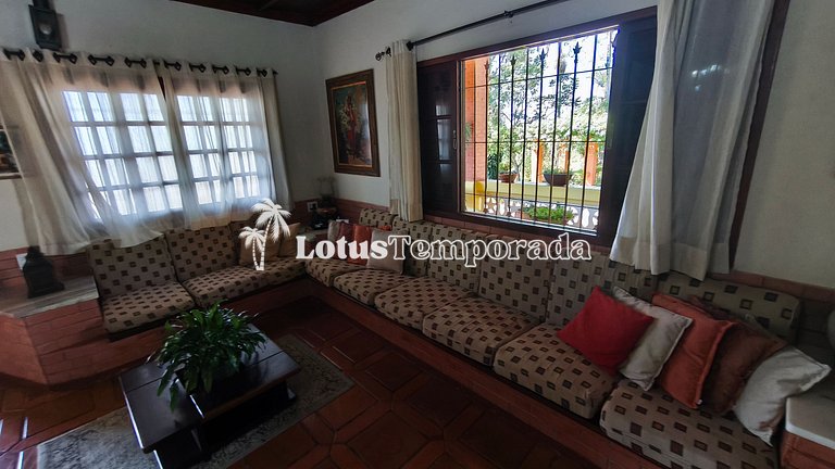 Sítio em São Roque com 7 Dorm, piscina e conforto LT0082