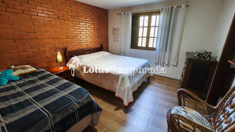 Sítio em São Roque com 7 Dorm, piscina e conforto LT0082