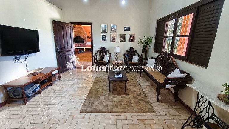 Sítio em São Roque com 7 Dorm, piscina e conforto LT0082